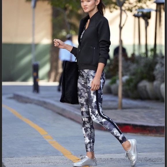 Joy Lab Camo Print grey Striped Leggings - Picture 5 of 8
